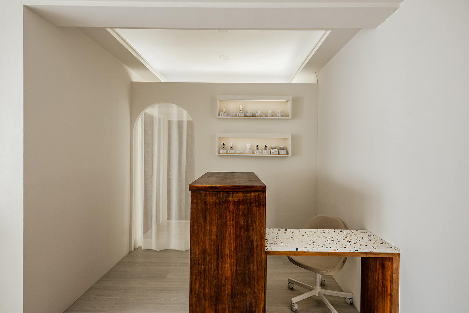 台北專業肌膚管理與霧眉定妝